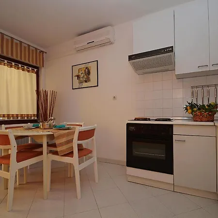 Apartament With A Parking Space Rabac, Labin - 17655 Rabac